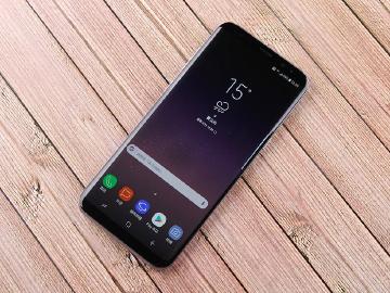 近乎無邊界！SAMSUNG Galaxy S8+薰紫灰實測
